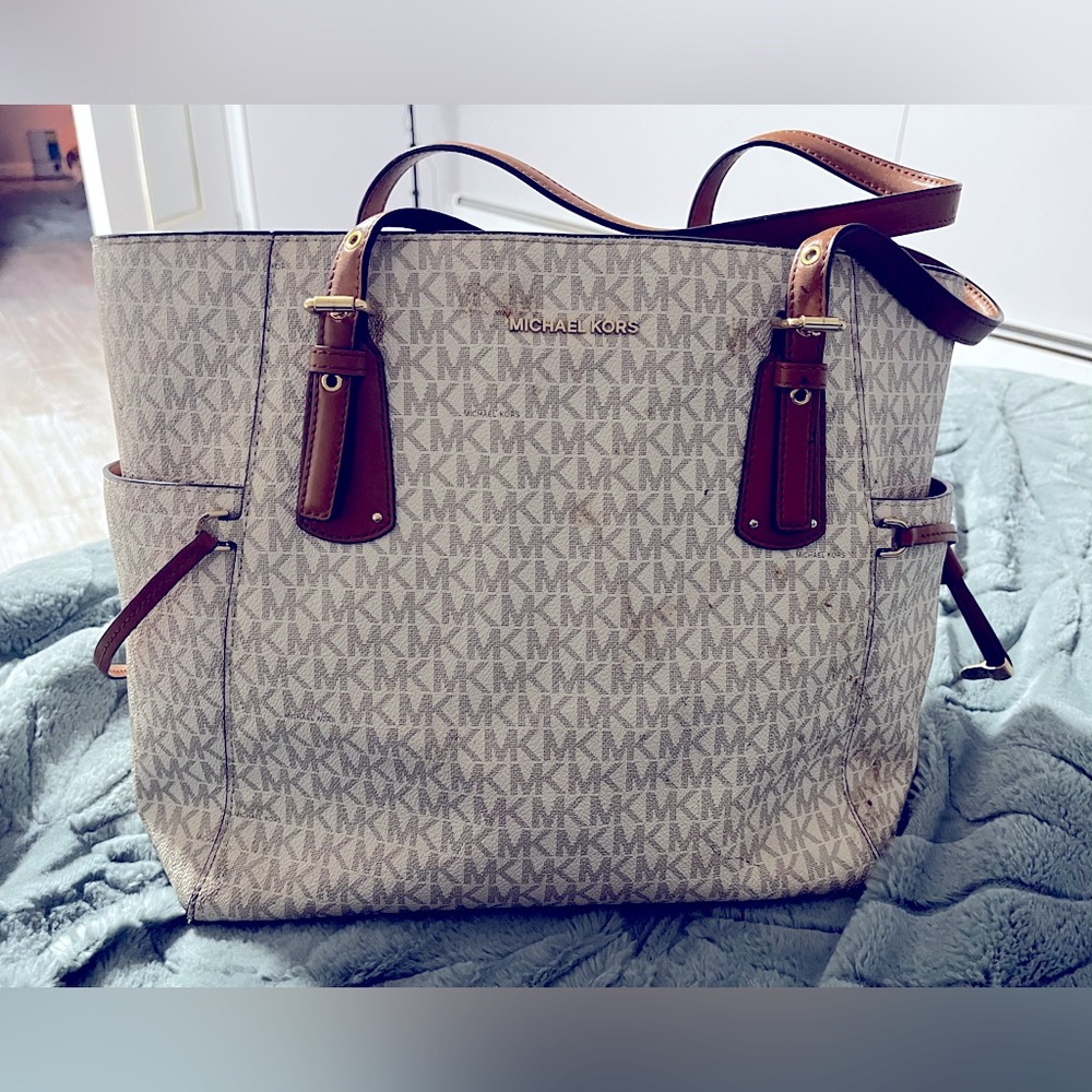 Micheal Kors jet set logo tote bag